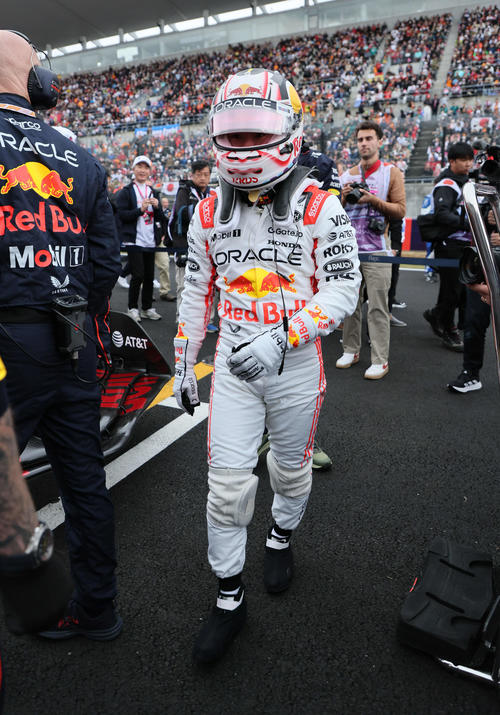 スターティンググリッドについたレッドブル・ホンダの角田裕毅（撮影・宮崎幸一）