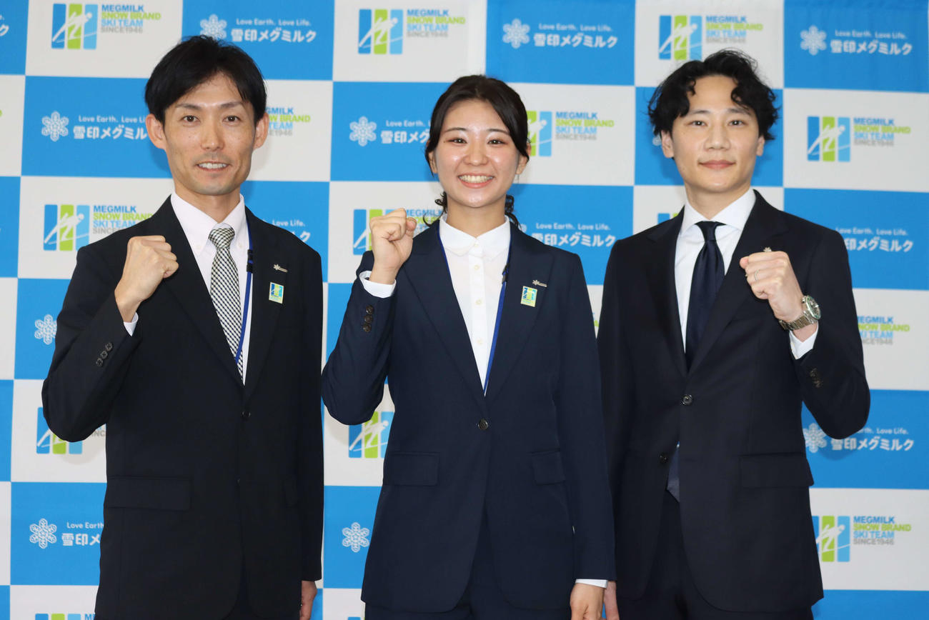 取材会に出席した雪印メグミルクの（左から）伊東監督、一戸、原田侑コーチ（撮影・保坂果那）