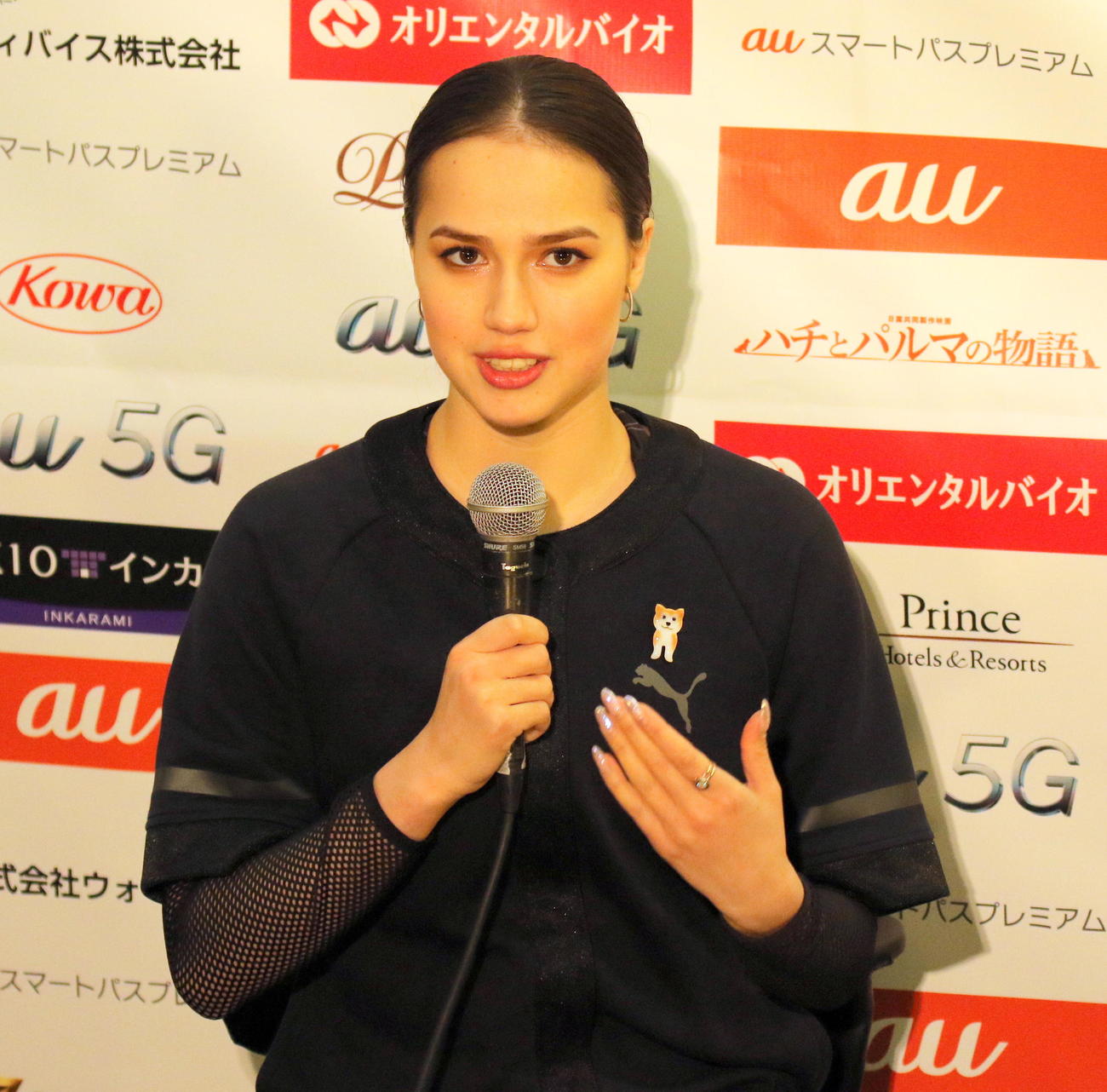 18年平昌五輪フィギュアスケート女子の金メダリストで、都内で日露友好プログラム収録後に会見したアリーナ・ザギトワ（2021年5月25日、東京・東伏見アイスアリーナ）