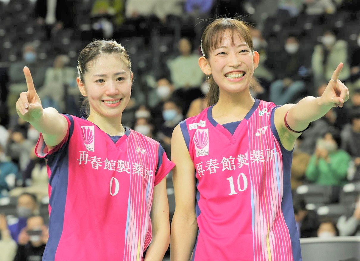 バドミントン女子ダブルスの志田千陽（左）松山奈未組（2024年12月撮影）