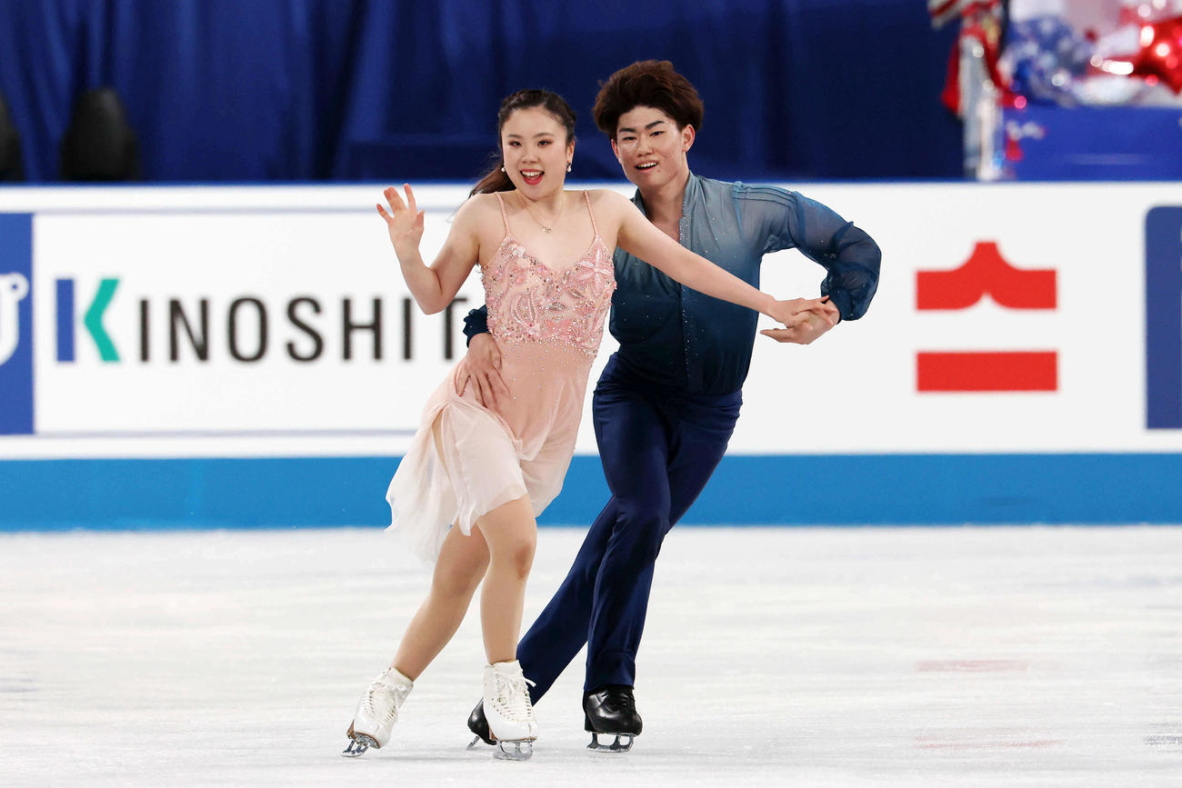 公式練習に臨む吉田、森田組（撮影・宮地輝）
