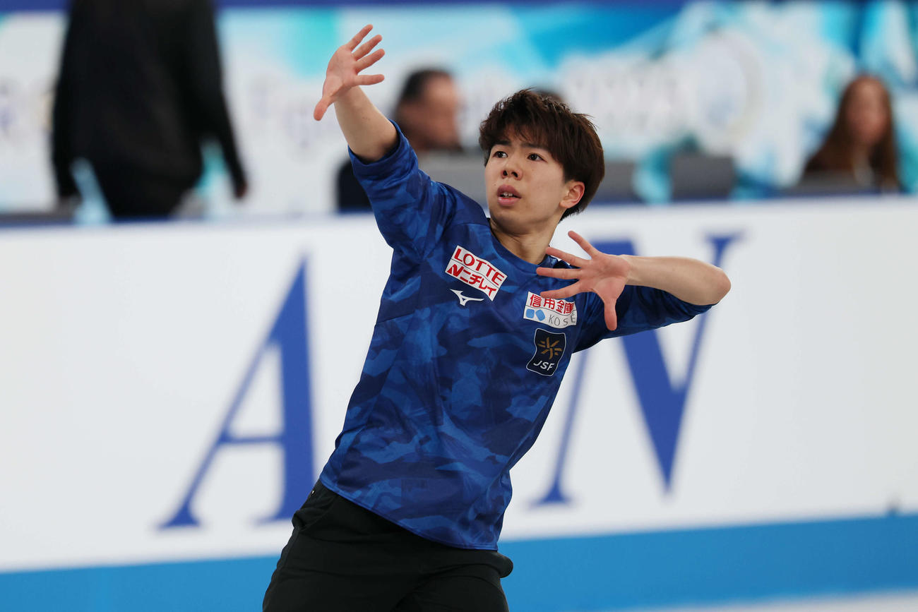 25年4月16日　公式練習に臨む佐藤（撮影・宮地輝）