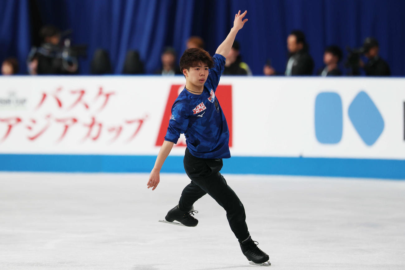 25年4月16日　公式練習に臨む佐藤（撮影・宮地輝）