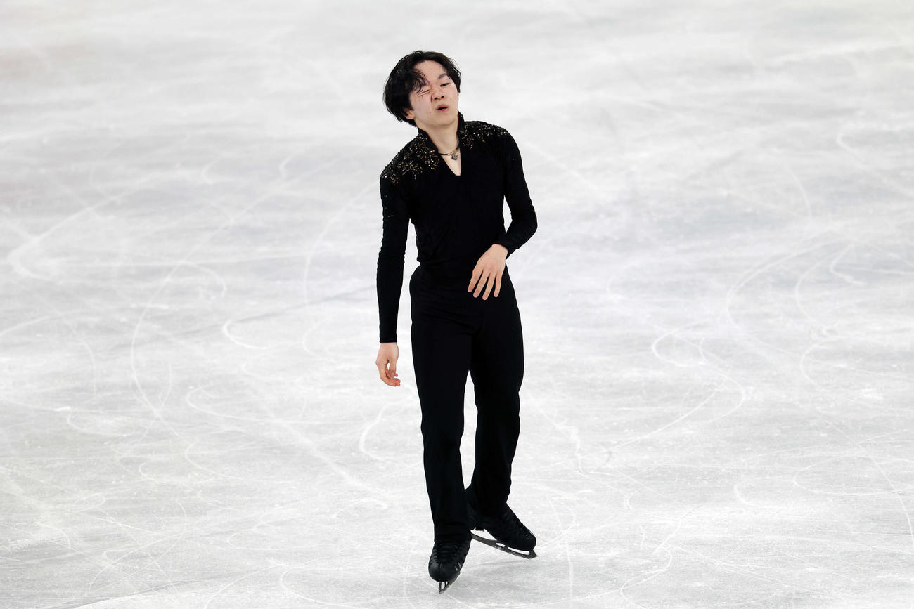 男子フリー　演技を終え悔しい表情を見せる鍵山（撮影・宮地輝）