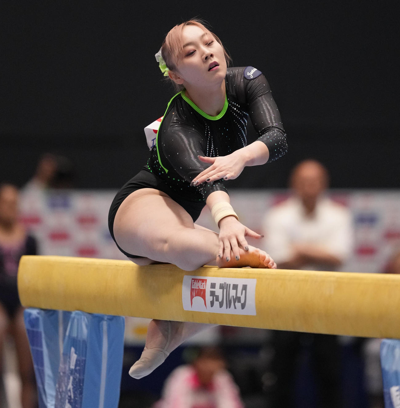 女子決勝　平均台の演技をする宮田（撮影・鈴木みどり）