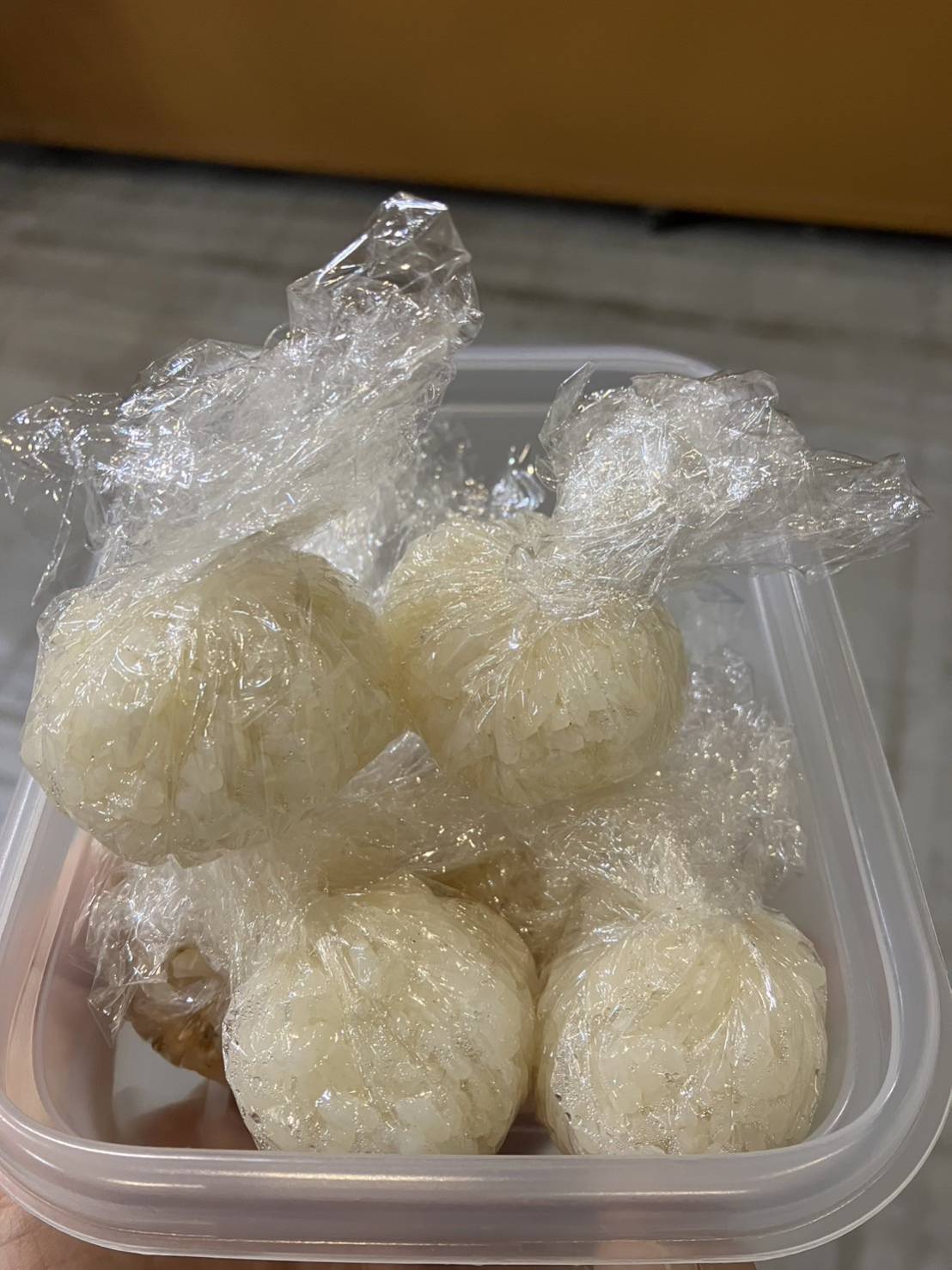 阿部きょうだいが試合当日に食べた「ほんだし」を使ったおにぎり「パワーボール」（味の素提供）