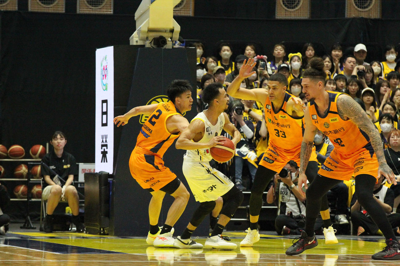 宇都宮対群馬　第4Q終盤に追い上げ、一時は逆転に成功した宇都宮だが最後は競り負けて約6カ月に連敗（撮影・沢田啓太郎）