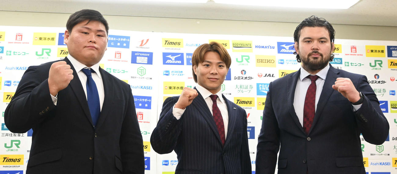 柔道全日本選手権の前日会見に登壇した右からウルフ、阿部、中野（撮影・飯岡大暉）