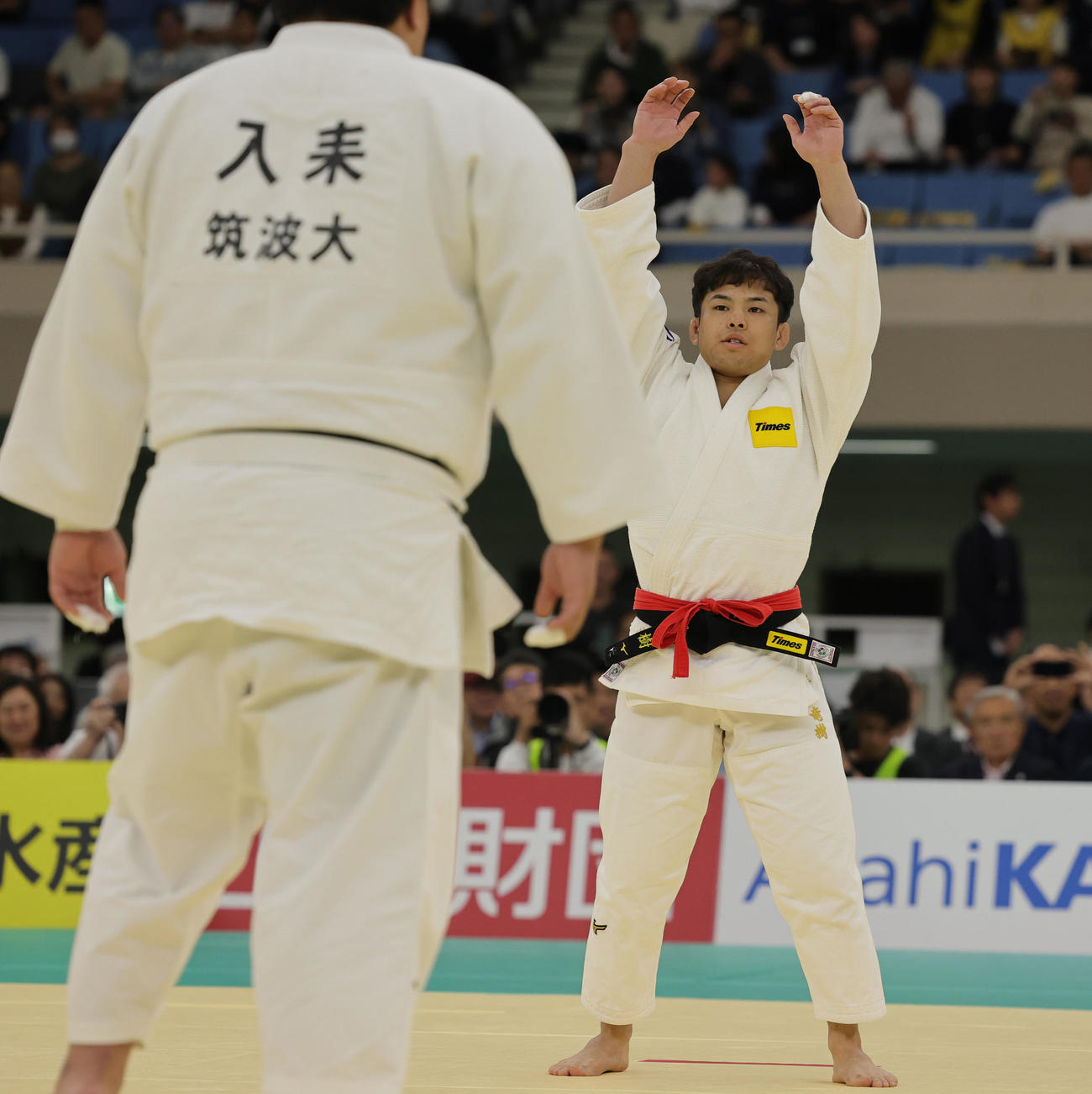 1回戦で入来と対戦する永山（撮影・野上伸悟）