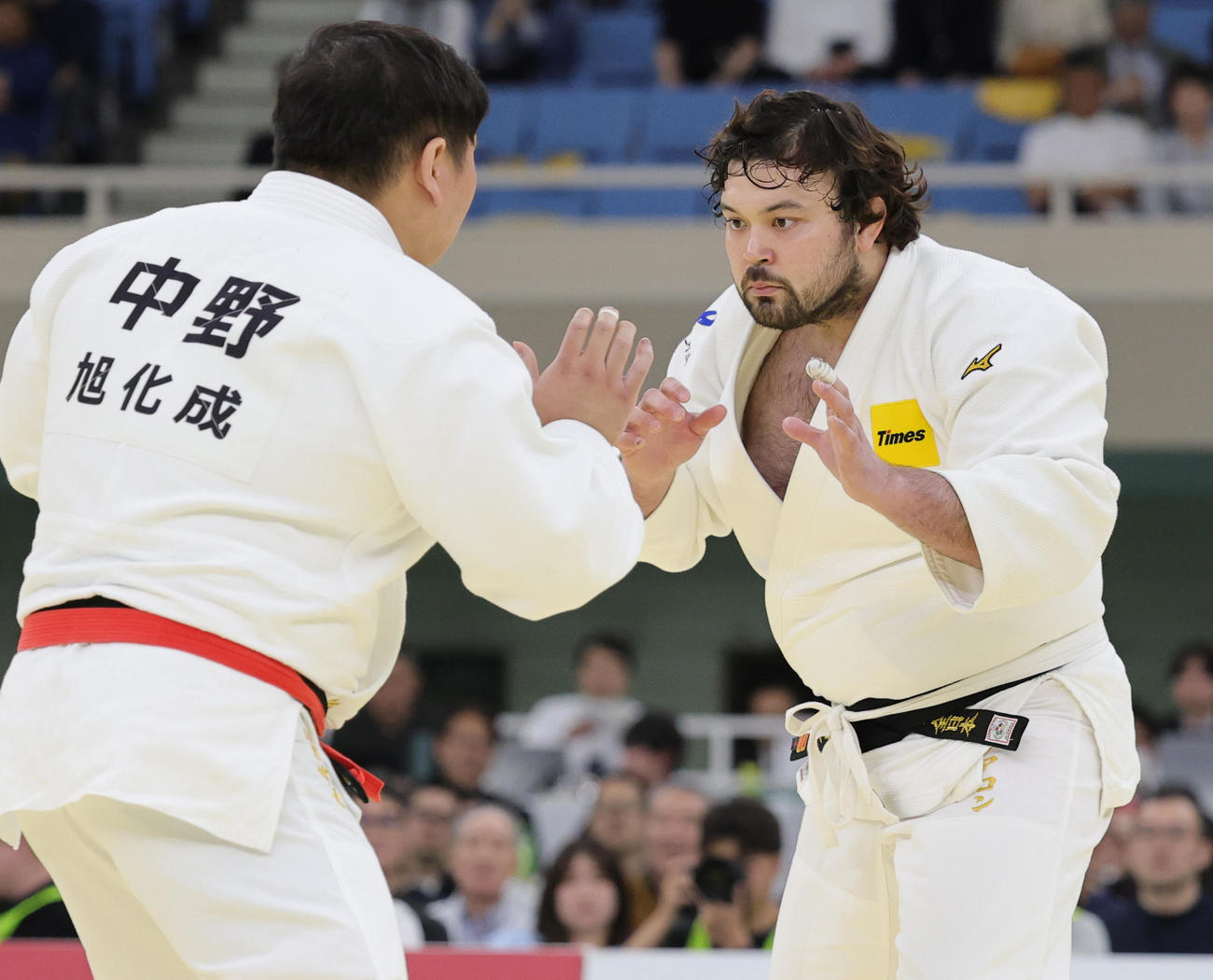 3回戦で中野（左）に敗れたウルフ（撮影・野上伸悟）