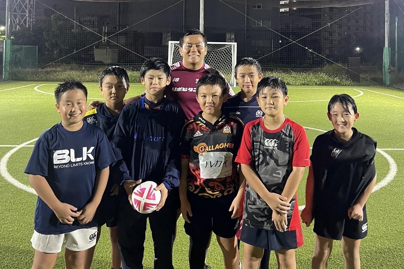 岸岡智樹（中央）が短期集中型で行った24年のラグビー教室アカデミー（C）岸岡智樹のラグビー教室
