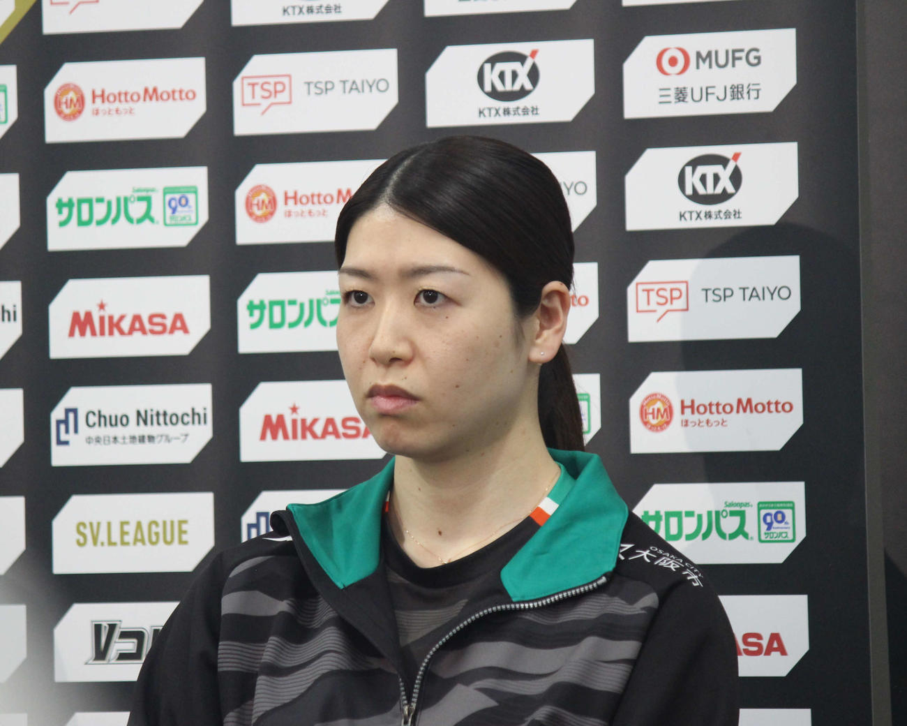 前日会見に出席する大坂Mの田中（撮影・勝部晃多）