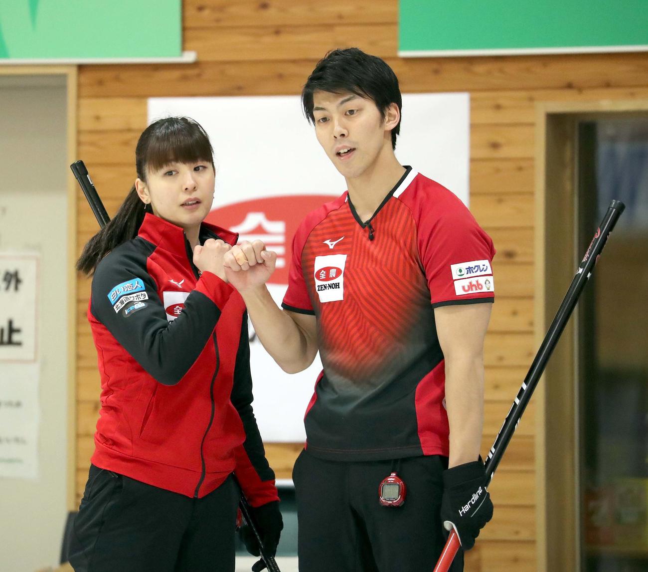 松村千秋（左）と谷田康真（2020年3月1日撮影）