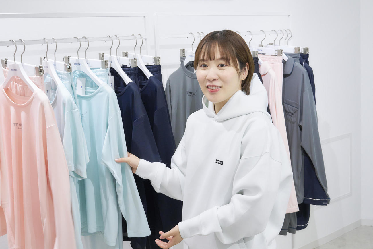 TENTIAL表参道ヒルズPOPUPオープン初日、記念イベントで来店した平野美宇（同社提供）