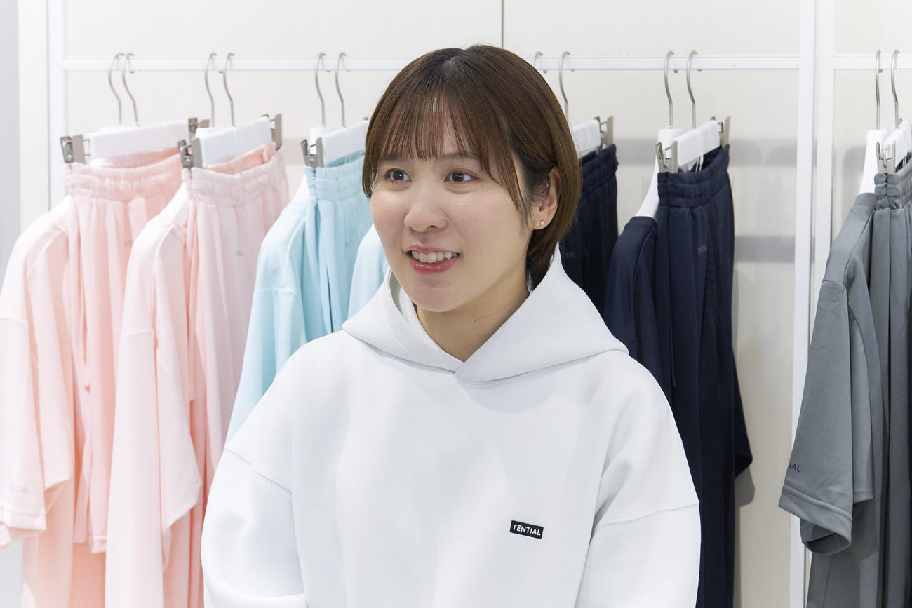 TENTIAL表参道ヒルズPOPUPオープン初日、記念イベントで来店した平野美宇（同社提供）