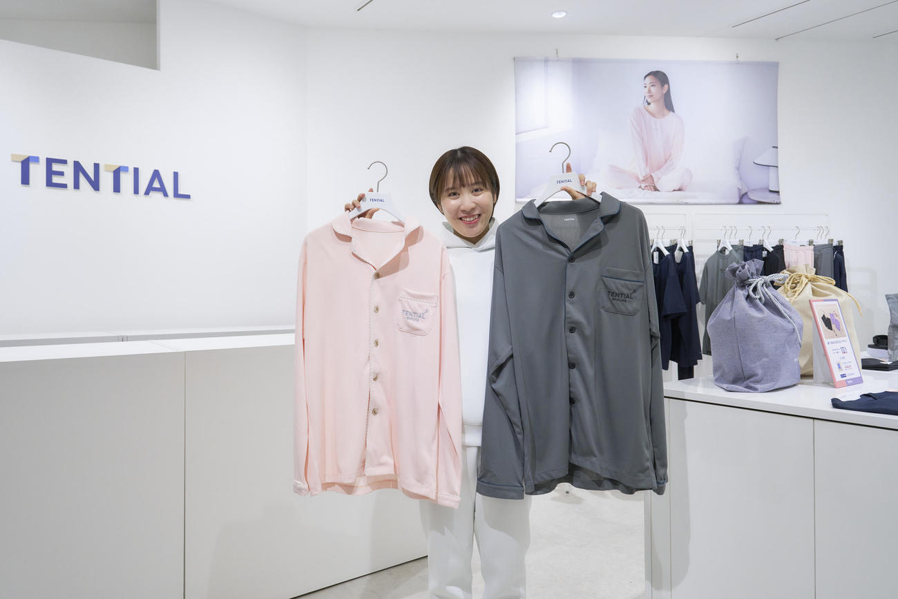 TENTIAL表参道ヒルズPOPUPオープン初日、記念イベントで来店した平野美宇（同社提供）