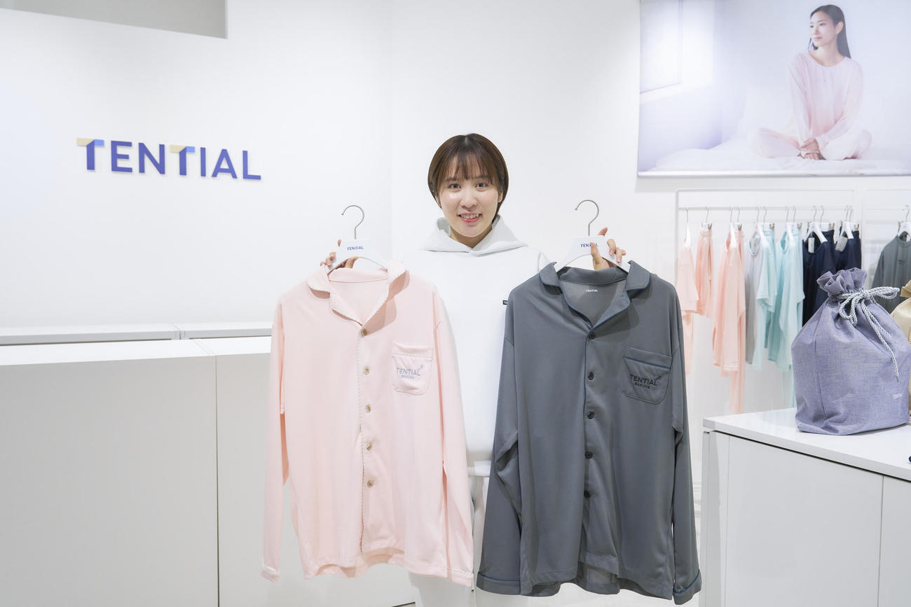 TENTIAL表参道ヒルズPOPUPオープン初日、記念イベントで来店した平野美宇（同社提供）