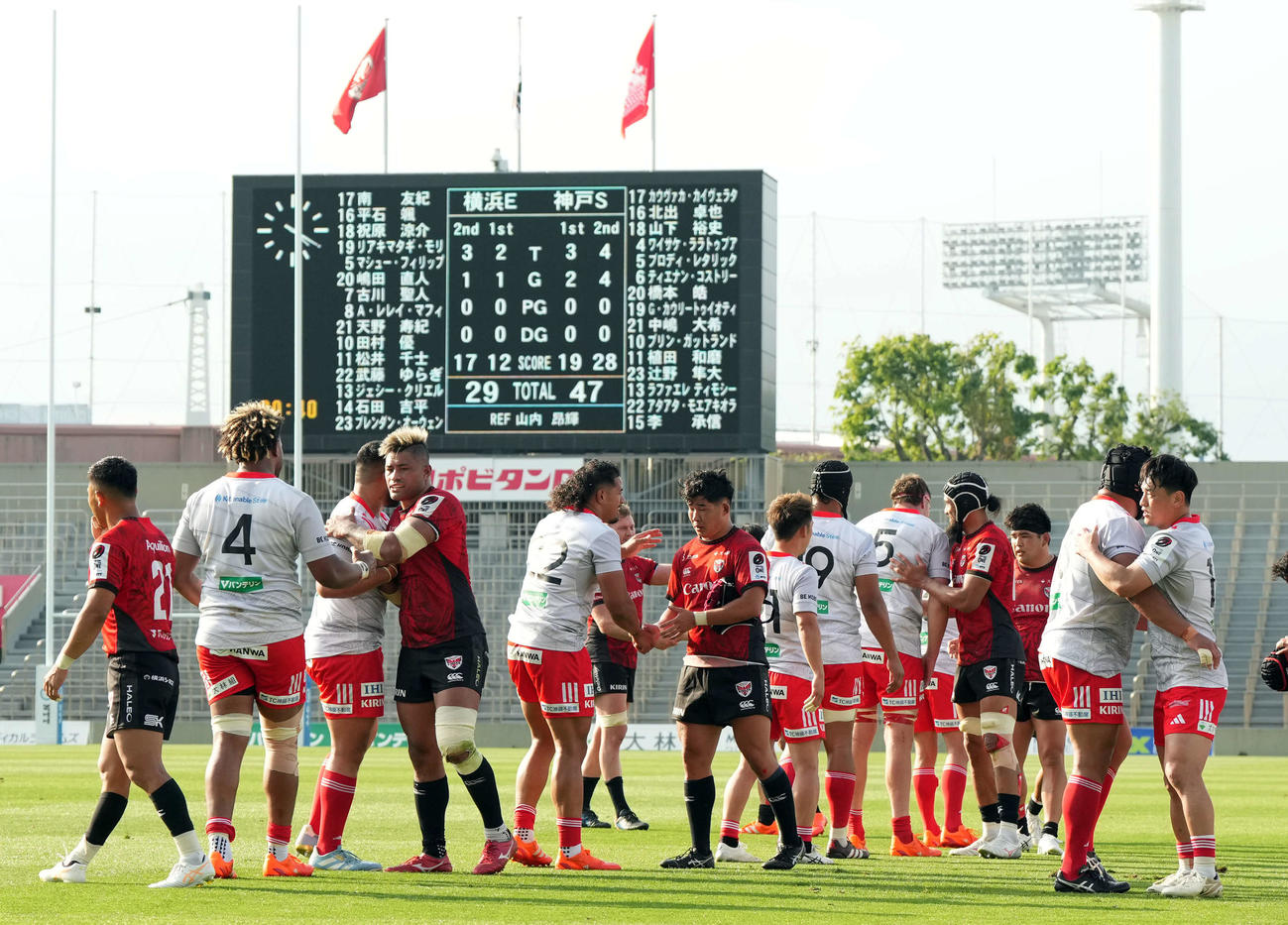 横浜対神戸　神戸に47－29で敗れ、プレーオフ出場が消滅した横浜（撮影・たえ見朱実）