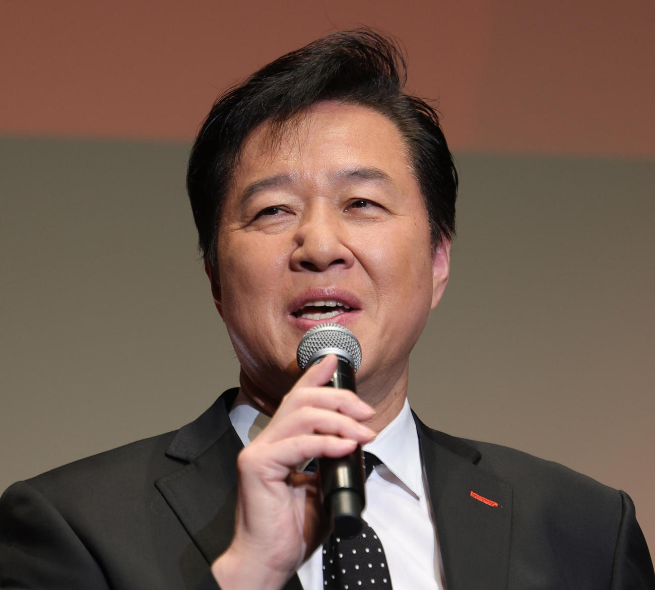 川合俊一会長（2024年撮影）