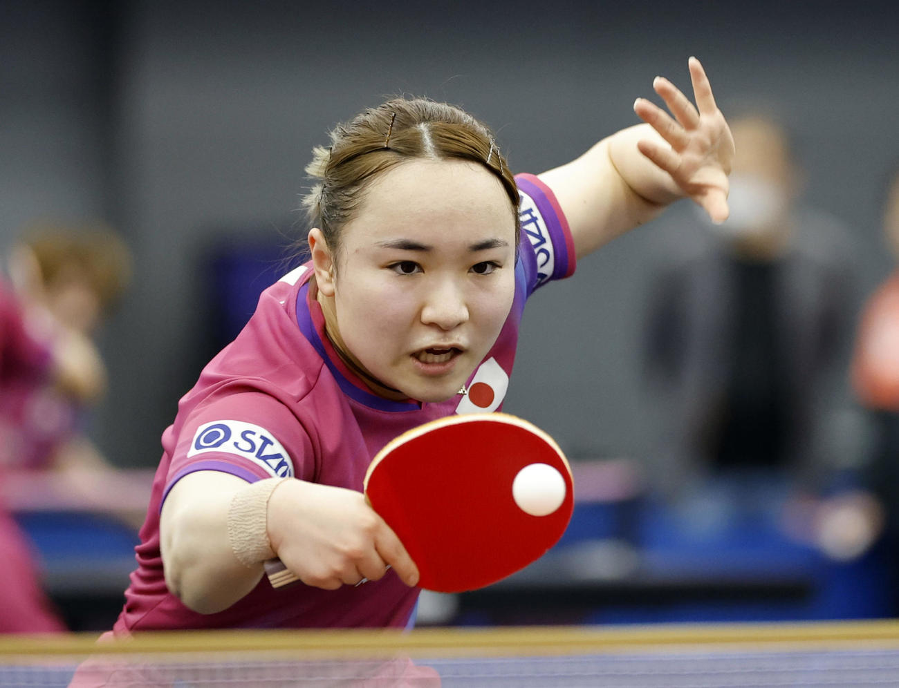 卓球の世界選手権に向け練習する伊藤美誠（共同）