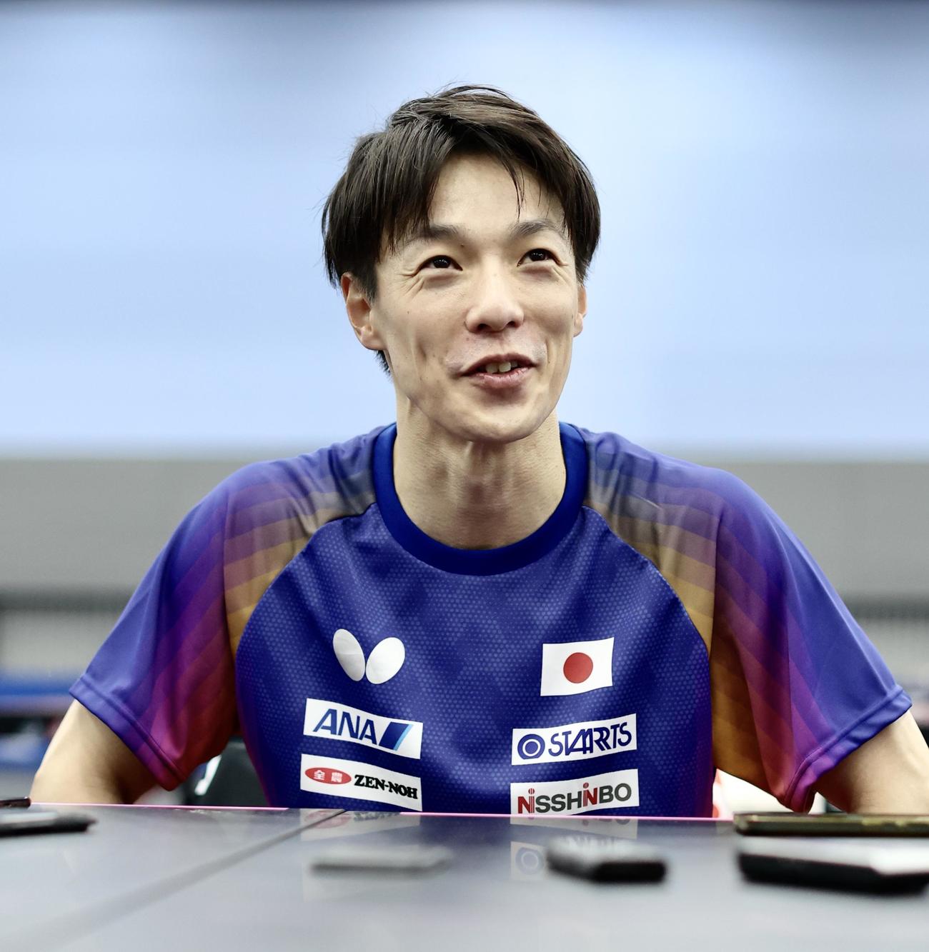 記者の質問に答える松平（撮影・河田真司）