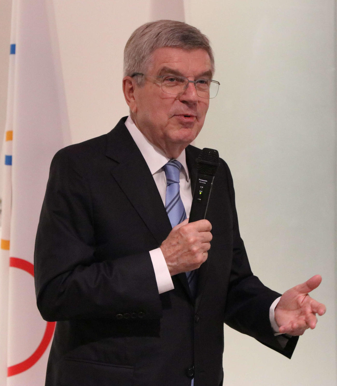 JOC職員からの質問に答えるIOCのトーマス・バッハ会長（撮影・北村健龍）