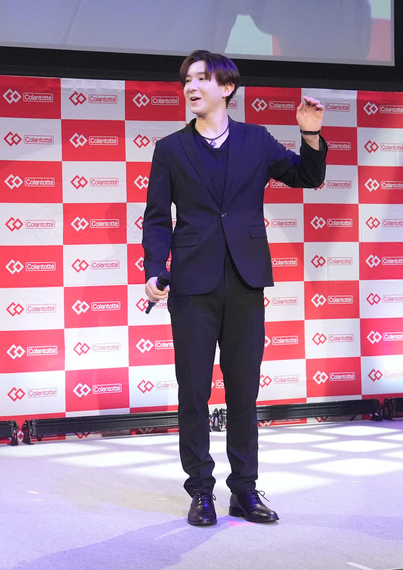 イベントに参加し登壇する中田璃士（撮影・森本幸一）