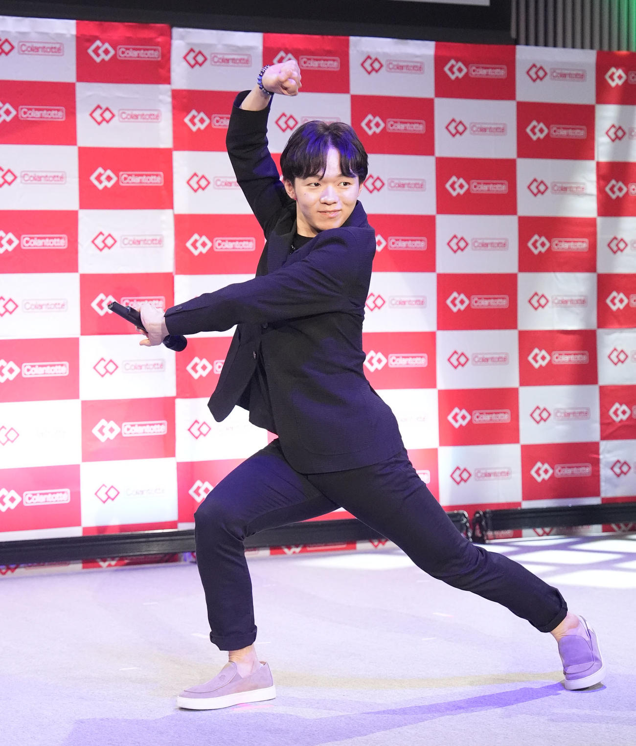 イベントに参加し登壇する鍵山優真（撮影・森本幸一）