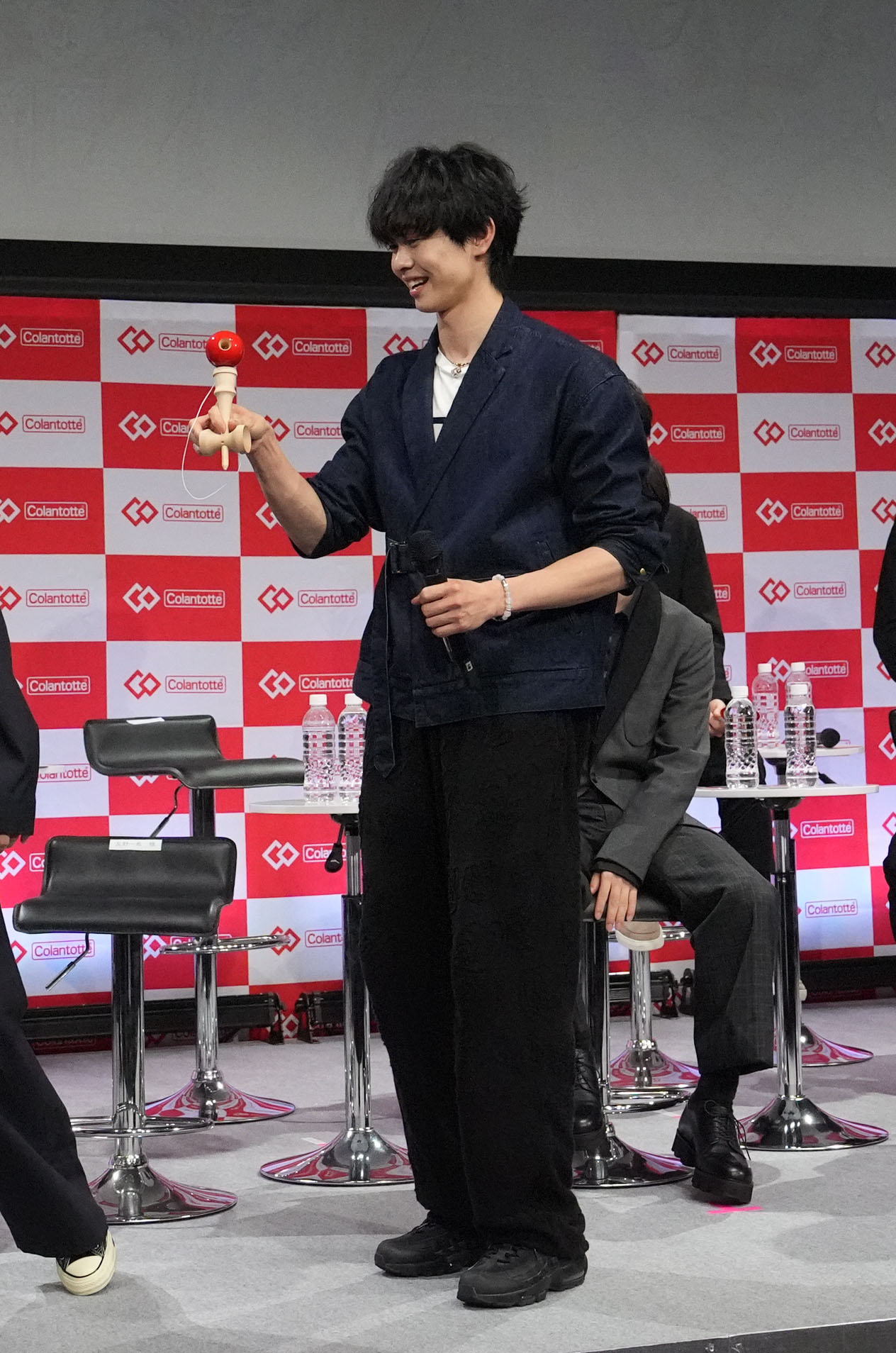 イベントに参加しけん玉を披露する島田高志郎（撮影・森本幸一）