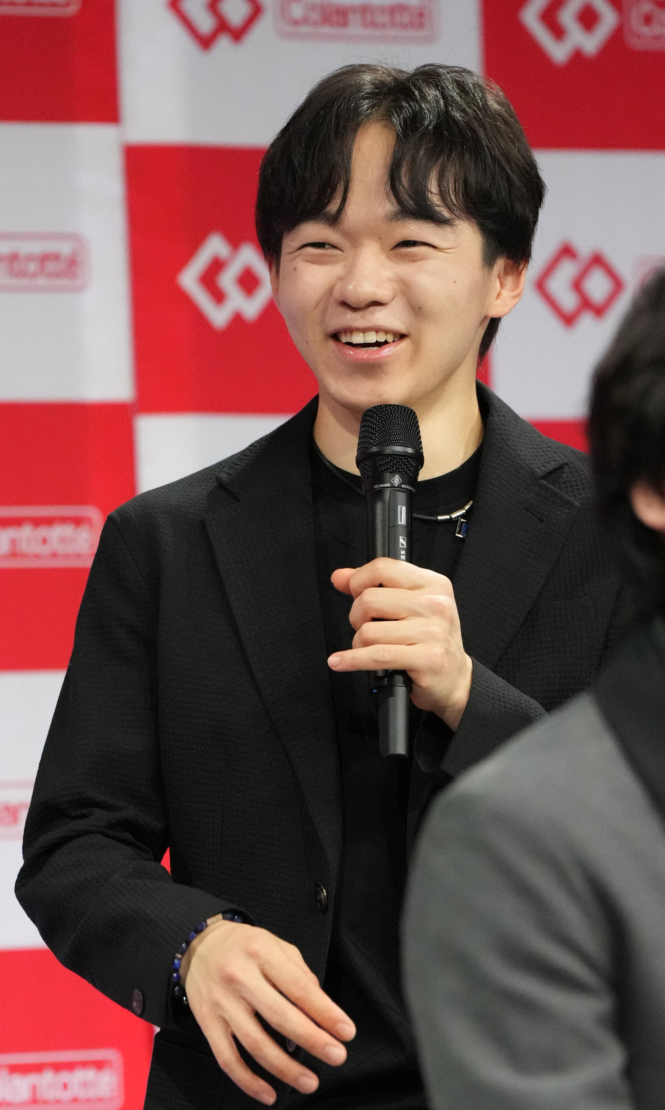 イベントに参加し話をする鍵山優真（撮影・森本幸一）