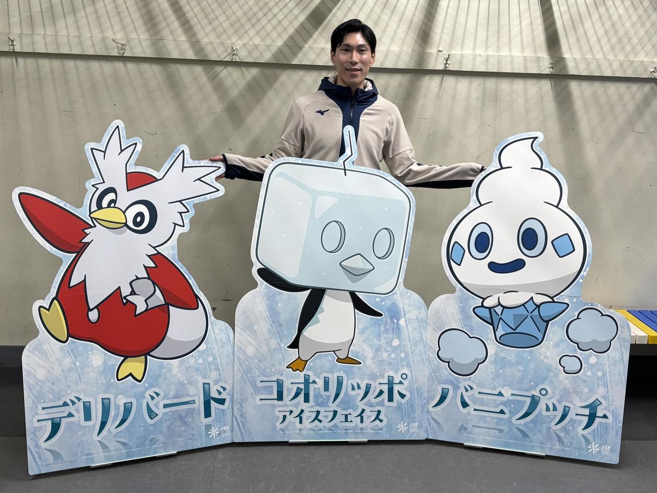 ポケモンと笑顔を見せる田中刑事さん（撮影・松本航）（C）2025 Pokemon.（C）1995－2025 Nintendo／Creatures Inc.／GAME FREAK inc.
