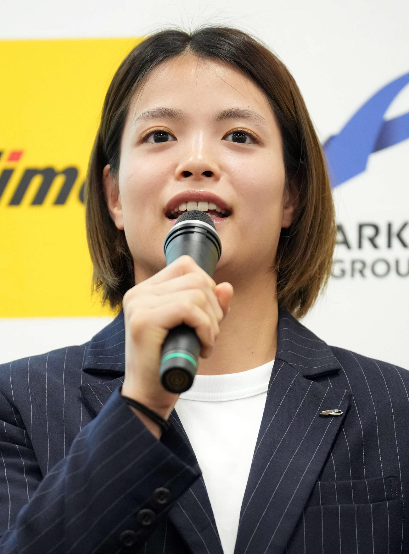 あいさつをする女子52キロ級の阿部詩（撮影・たえ見朱実）