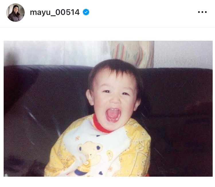 石川真佑が25歳の誕生日に公開した幼少期の写真（インスタグラムから）