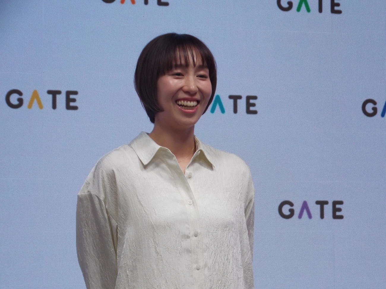 25～26年シーズン限りでの現役引退を表明し、笑顔を見せる宮崎早織（撮影・松本航）