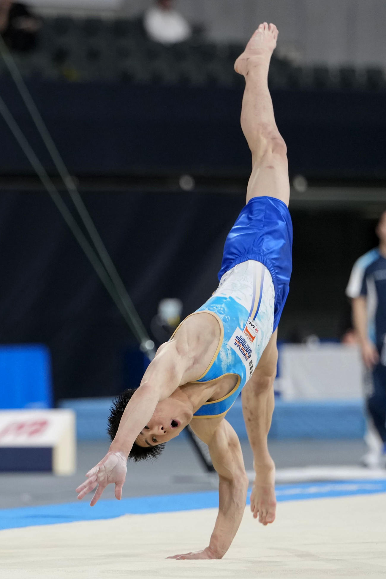 男子個人総合　橋本大輝の床運動（共同）