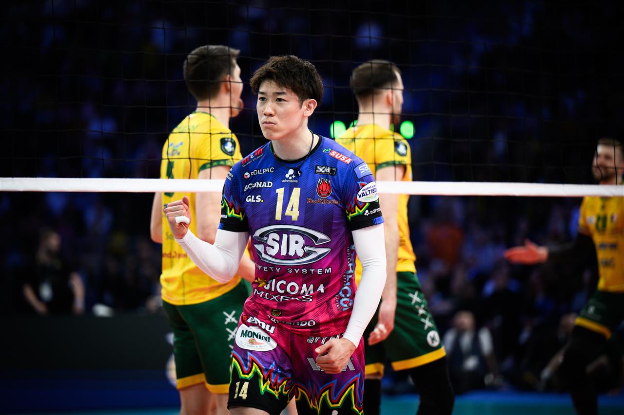ガッツポーズするペルージャの石川（C）CEV