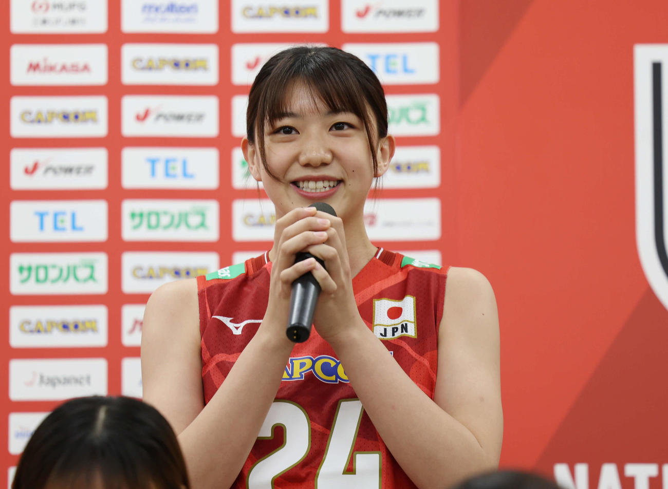 あいさつをする野中（撮影・増田悦実）