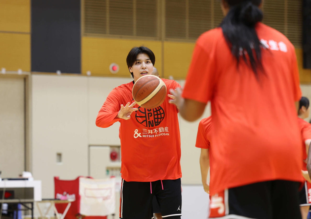 ワークアウトを行う渡嘉敷（撮影・増田悦実）