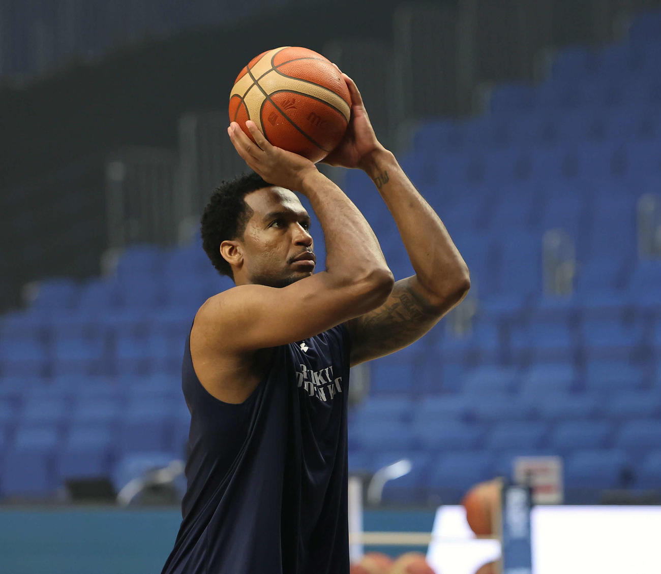 Bリーグ　ファイナル　宇都宮対琉球　琉球の前日公開練習でシュートを放つロー（撮影・山本朝陽）