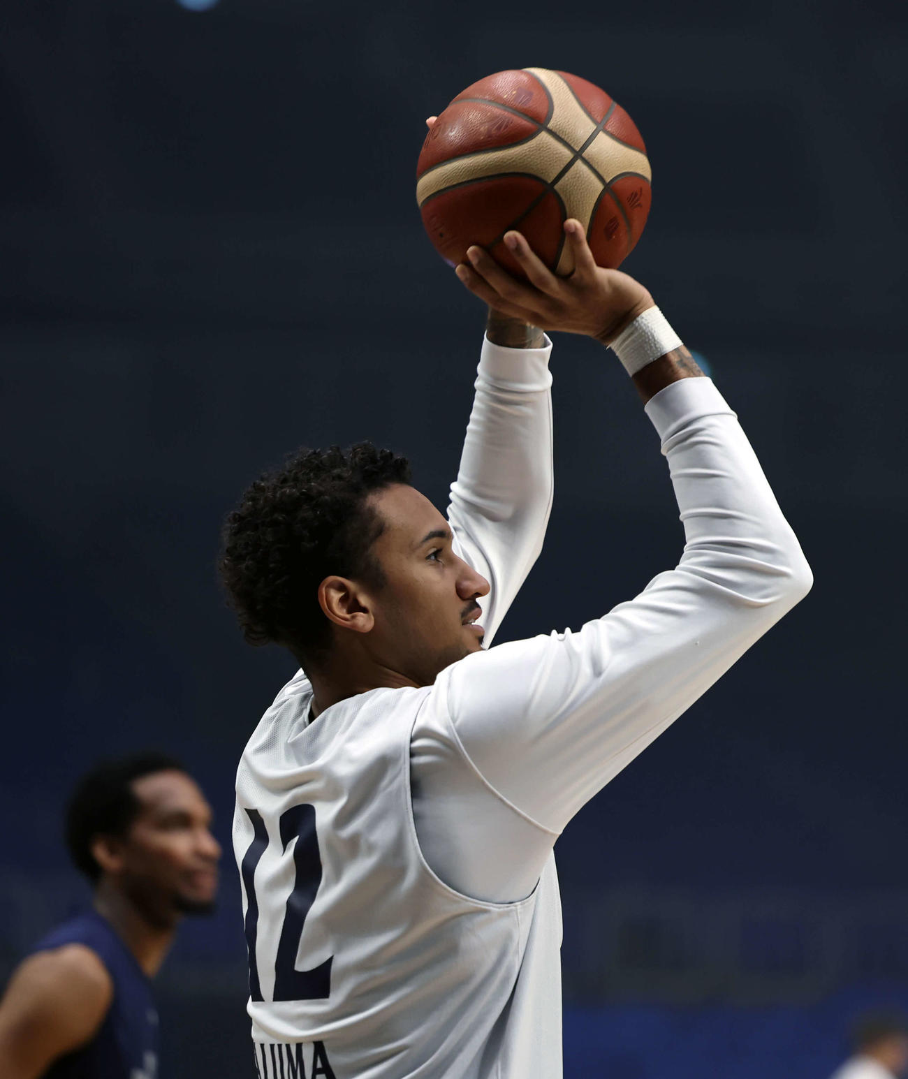 Bリーグ　ファイナル　宇都宮対琉球　琉球の前日練習でシュートを放つアルマ（撮影・山本朝陽）