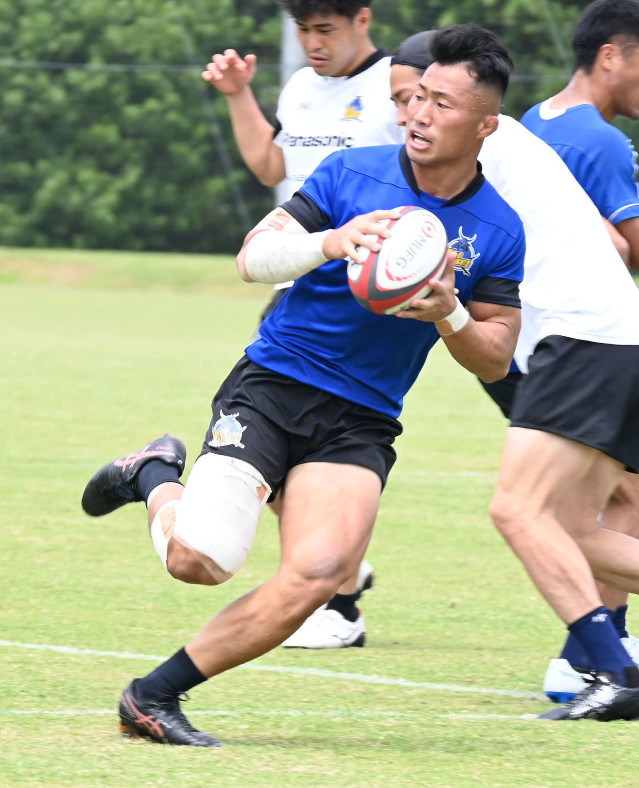 準決勝へ調整する埼玉の長田（撮影・飯岡大暉）