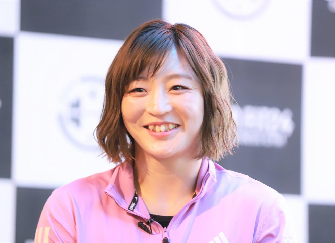 「URBAN FIT24　飯田橋駅前店」のオープニングセレモニーに登場した柔道女子の角田（撮影・藤塚大輔）