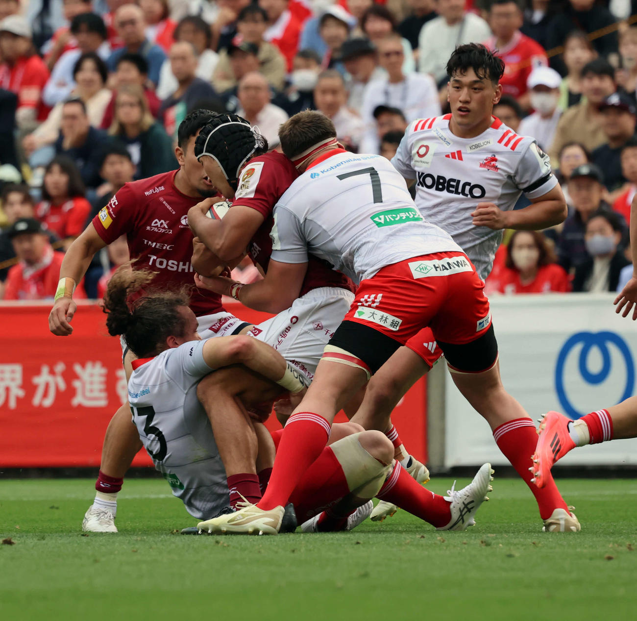 リーグワン　プレーオフ準決勝　BL東京対神戸　両チームの攻防（撮影・山本朝陽）