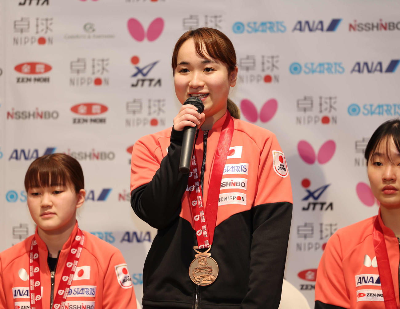 銅メダルを獲得した女子シングルス伊藤（撮影・増田悦実）