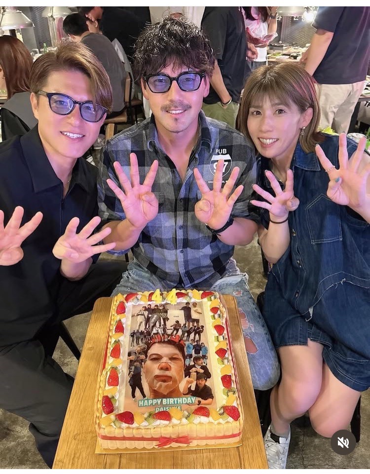 松井大輔さんをみんなでお祝い　吉田沙保里のインスタグラムより