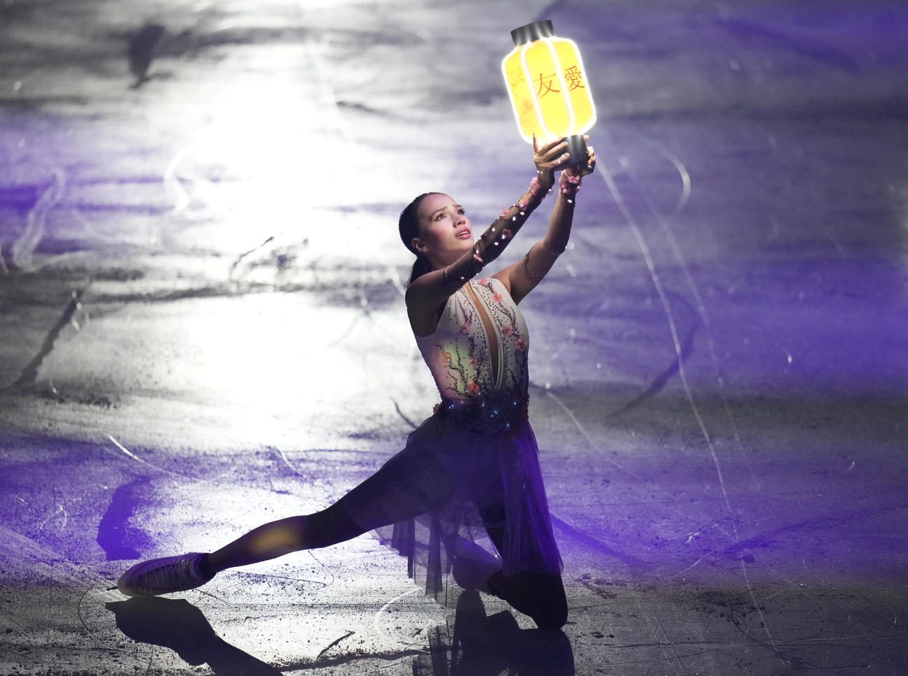 「ファンタジー・オン・アイス2025」で観客を魅了するザギトワ（撮影・鈴木みどり）