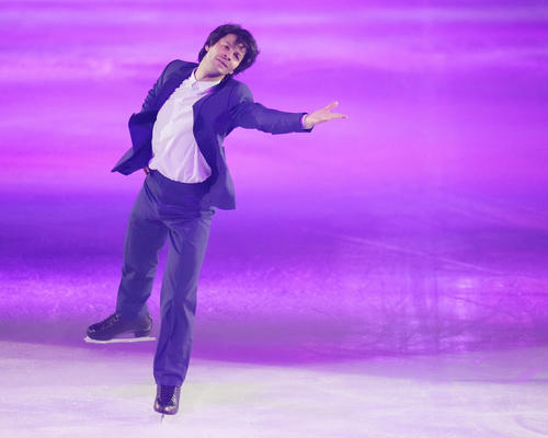「ファンタジー・オン・アイス2025」で観客を魅了するステファン・ランビエルさん（撮影・鈴木みどり）