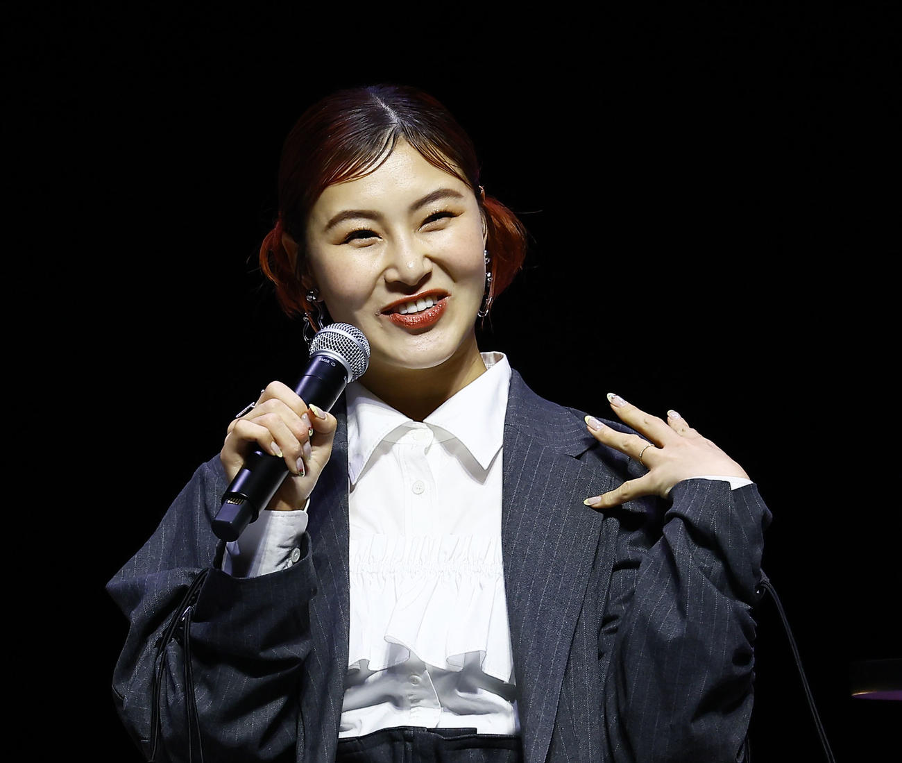 「IGアリーナ」開業式典でトークショーを行うプロフィギュアスケーターの村上佳菜子（撮影・藤尾明華）