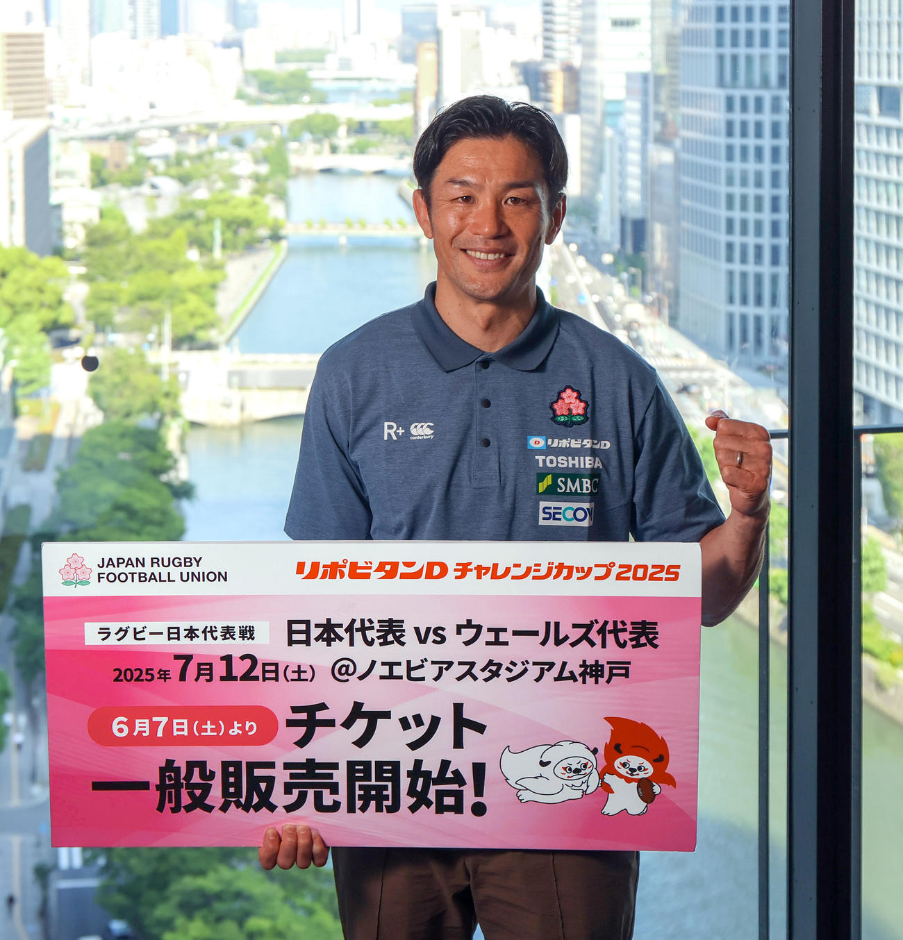 ラグビー日本代表戦のPRで来社した広瀬氏（撮影・上山淳一）