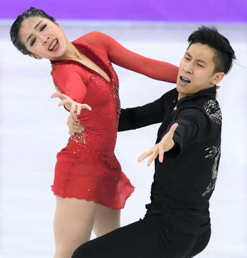 平昌五輪ペアフリーで演技をする隋文静（左）韓聡組（2018年2月撮影）